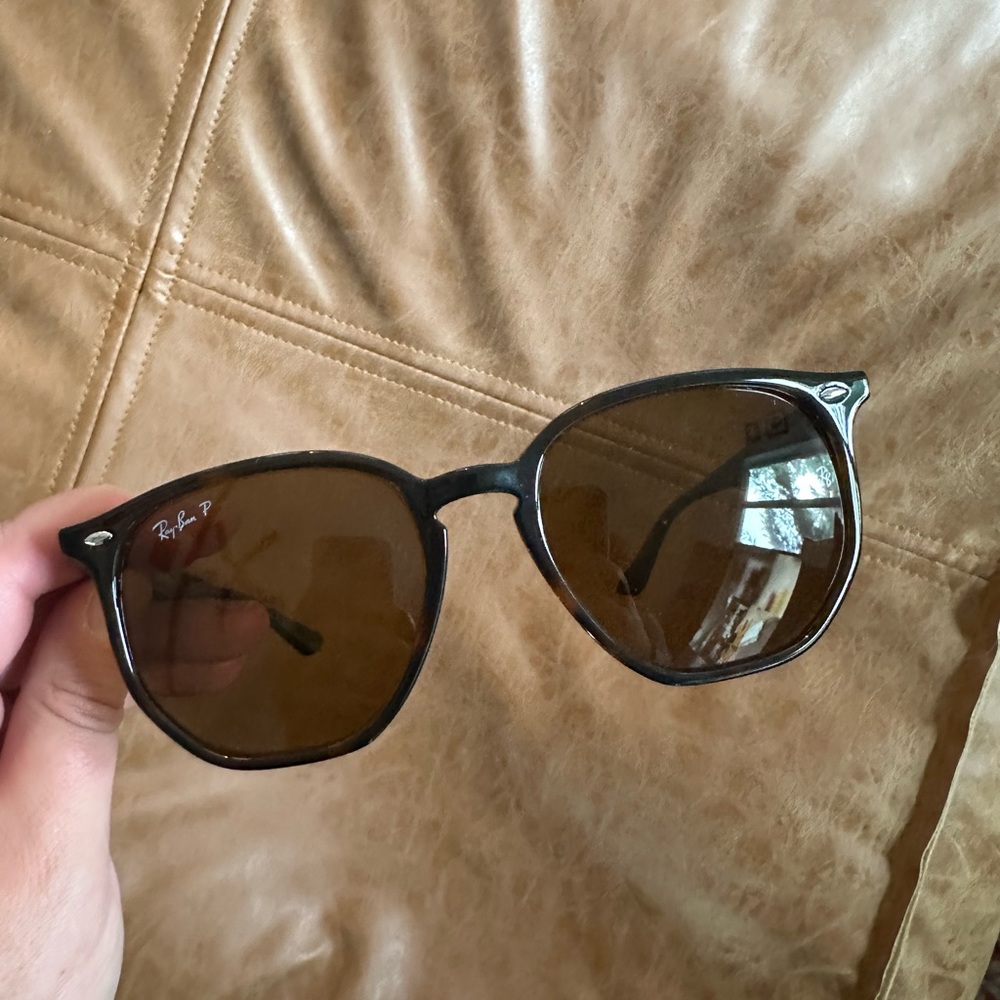 Polarized Ray-Ban RB4306 sunglasses
